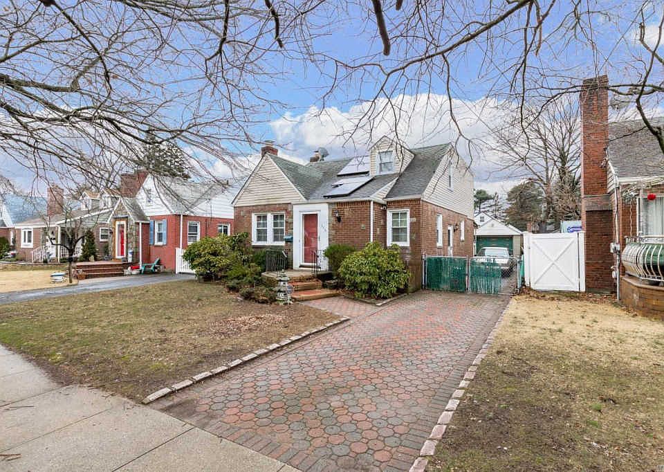 1st image of 306 Oakford St