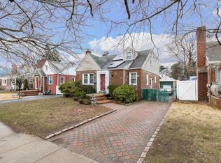 306 Oakford St, West Hempstead, NY 11552