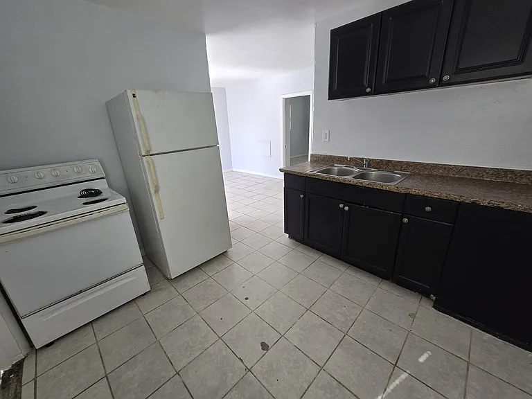 919 Randall St #921 — Photo 15