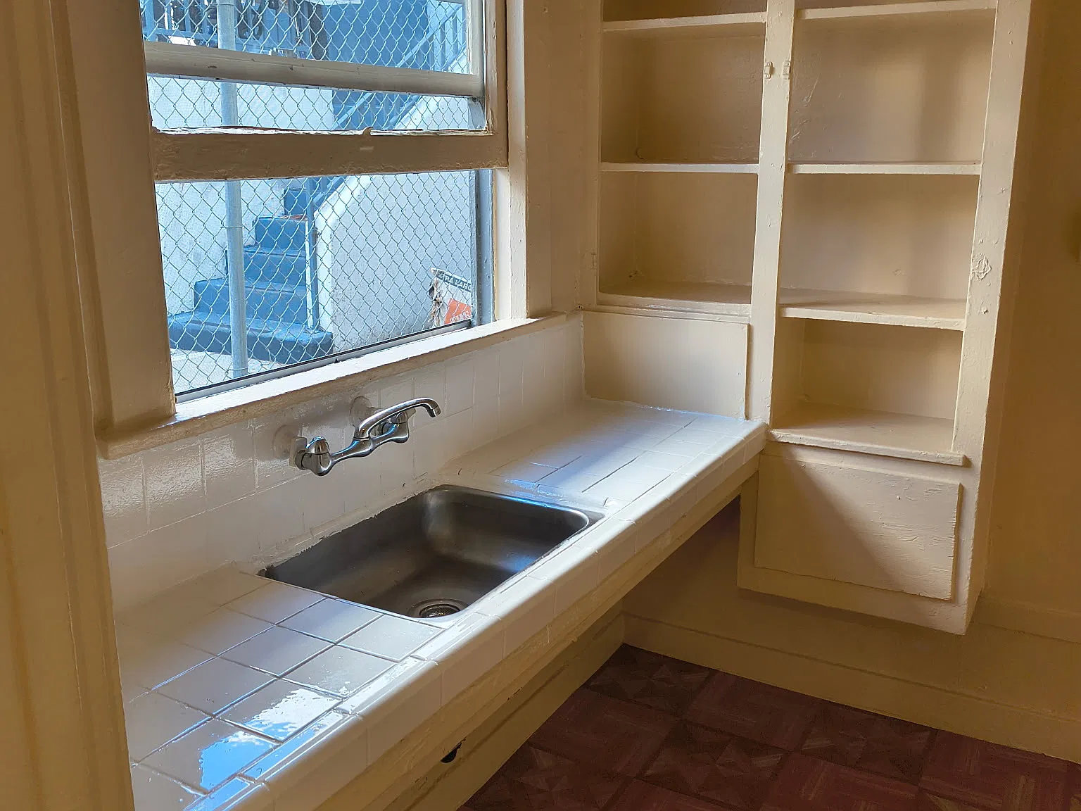 Studio, 395 sqft, $1,290 — Photo 3