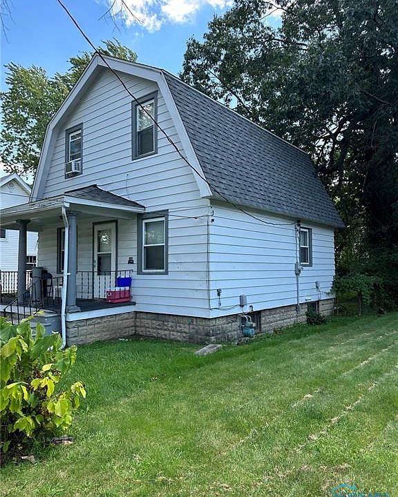 2nd image of 1809 Oakwood Ave