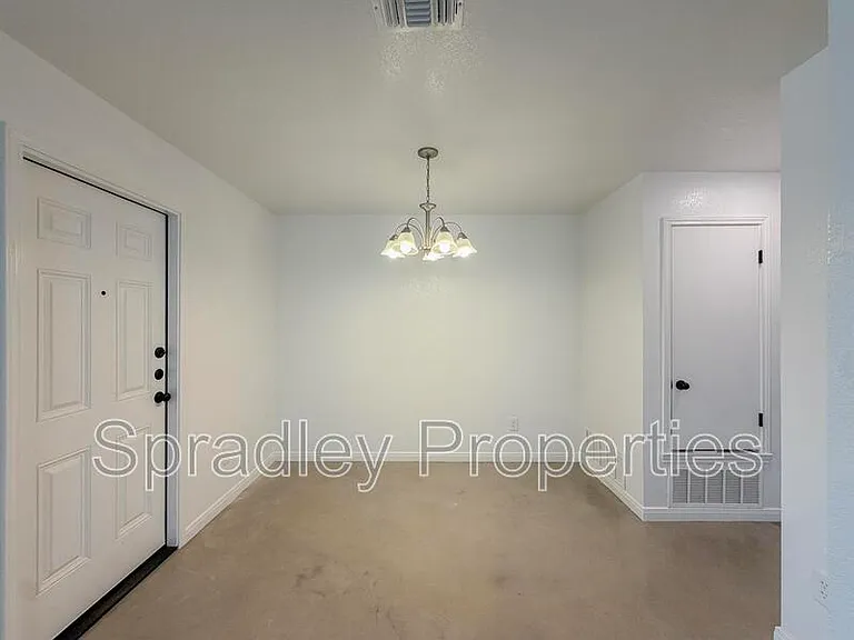 9110B Winding Ct — Photo 6