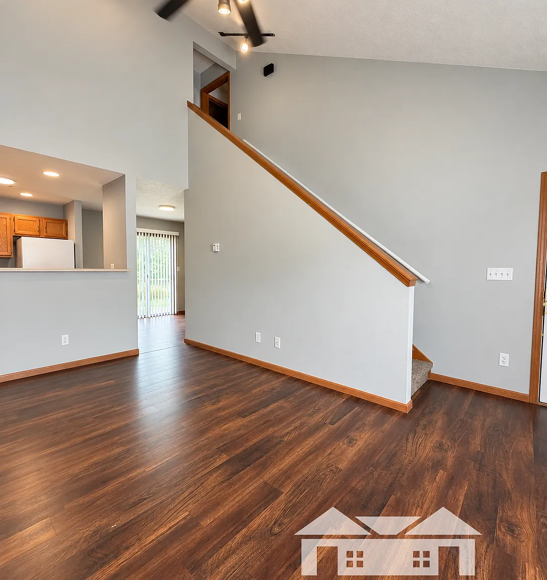 3 bed, 1059 sqft, $1,300 — Photo 4
