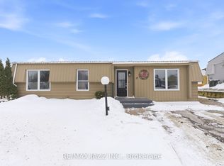 15 Bluffs Rd, Clarington, ON L1B1A3