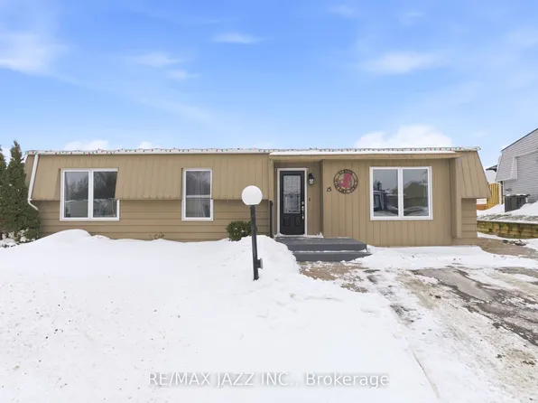 15 Bluffs Rd, Clarington, ON L1B 1A3