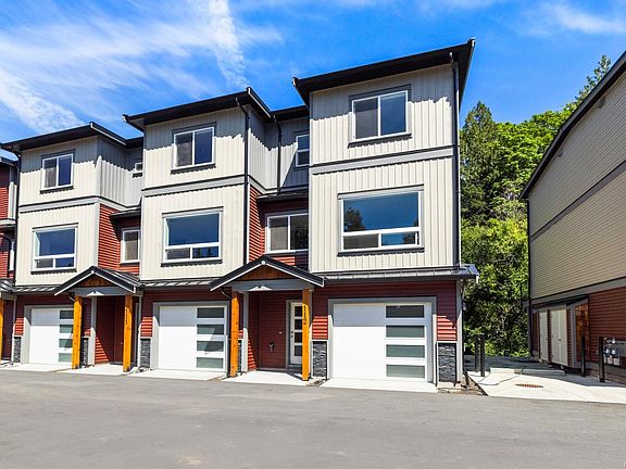 2nd image of 2899 River Rd #112