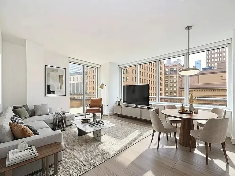 70 W 37th St #902 — Photo 1