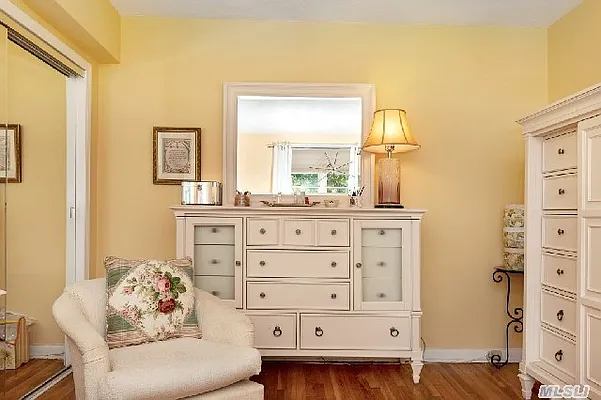 Sold by Douglas Elliman | media 15