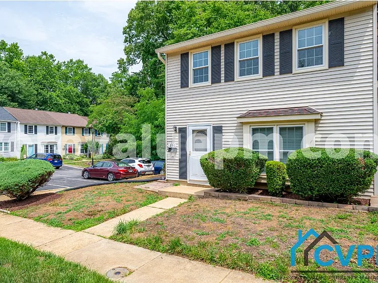1250 Stonewood Ct — Photo 1
