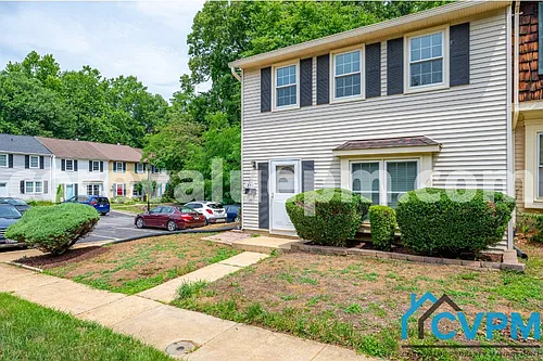 1250 Stonewood Ct Photo 1