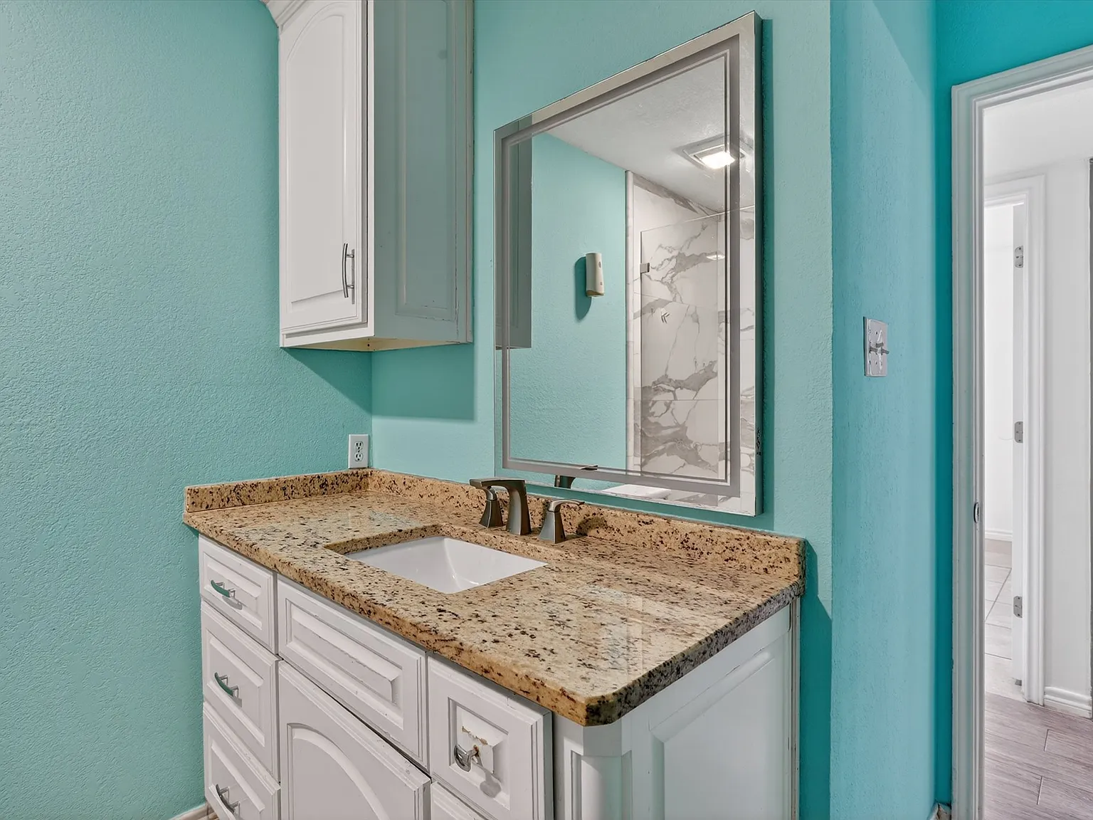 3 bed, 1263 sqft, $2,000 — Photo 3