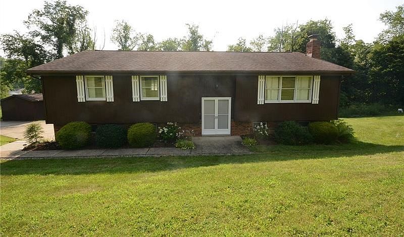 Welcome to 17 Wilson Ave! Nestled on a private lot.