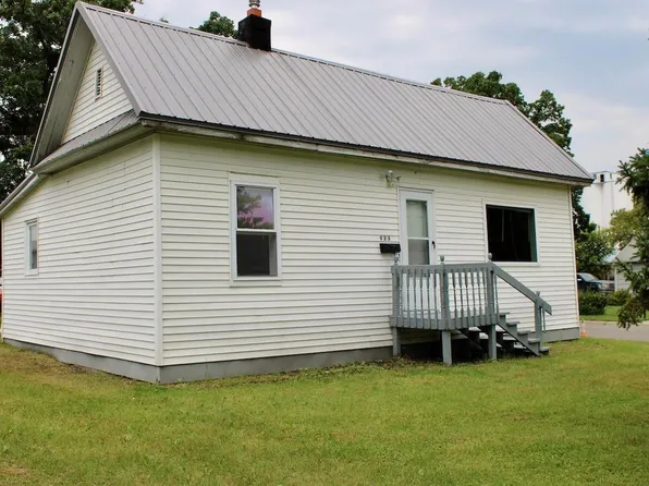 623 Dewey Ave N, Thief River Falls, MN 56701