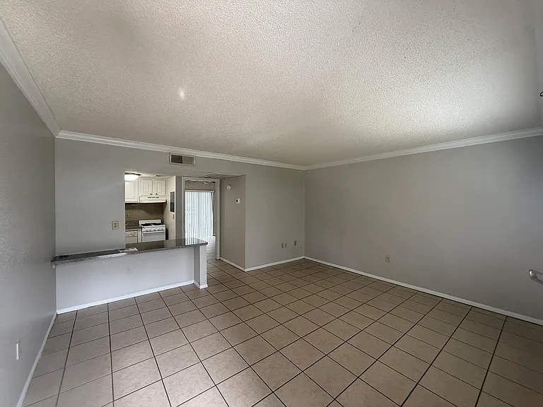 133 Oyster Bay Cir #150 — Photo 3