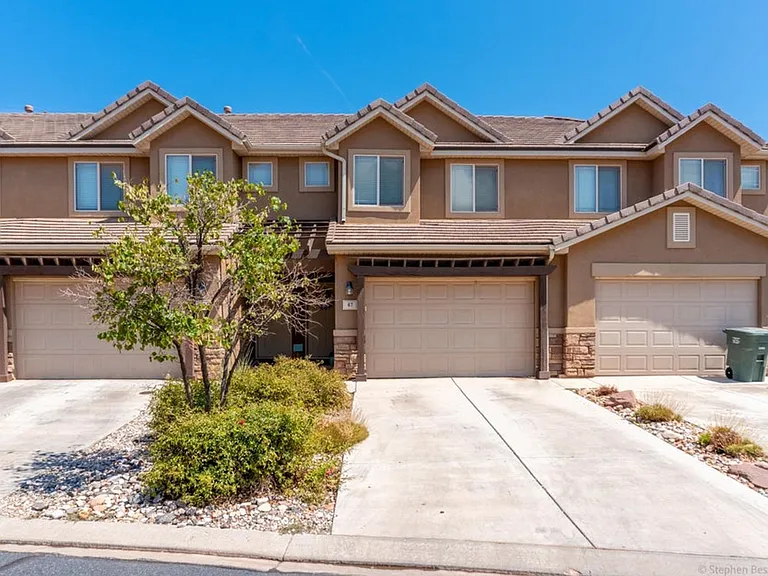 1000 E Bluff View Dr #67 — Photo 1