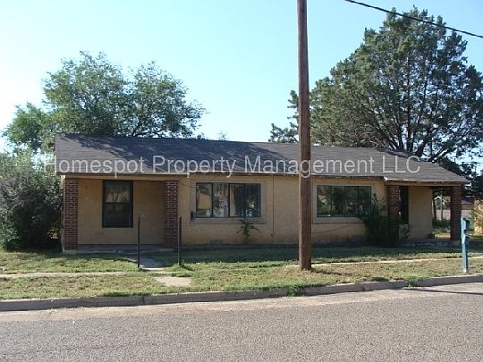 1st image of 220 E 9th St