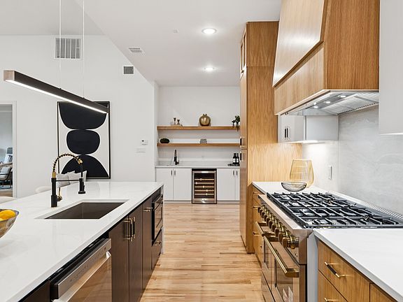 4th image of 3940 N Crest Haven Rd