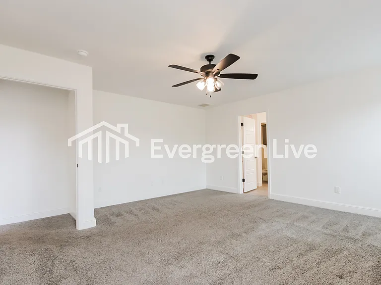 5907 NW Grant St — Photo 4