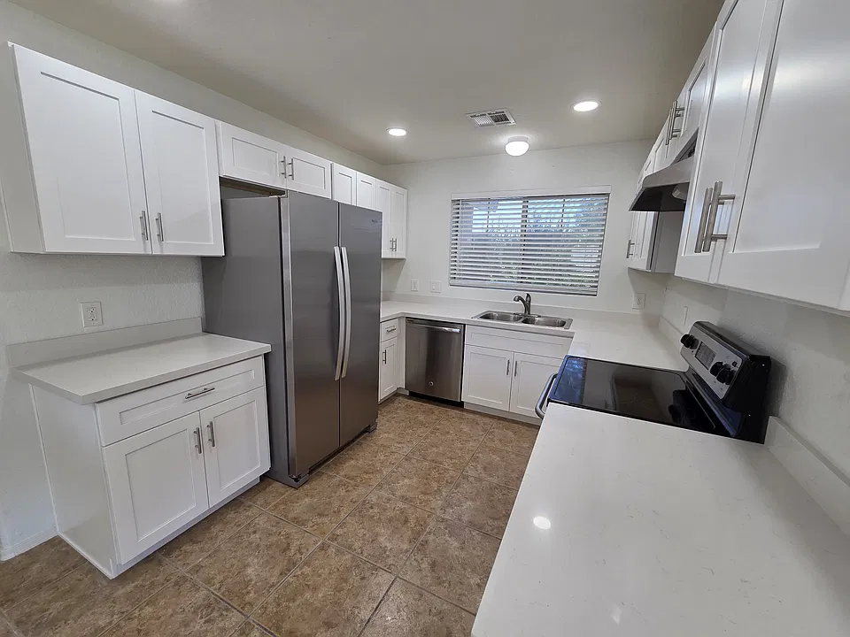 1926 N 104th Dr