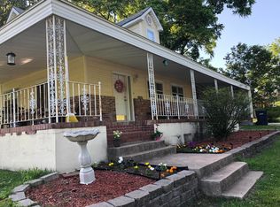 1700 Oak Ridge Dr, Neosho, MO 64850