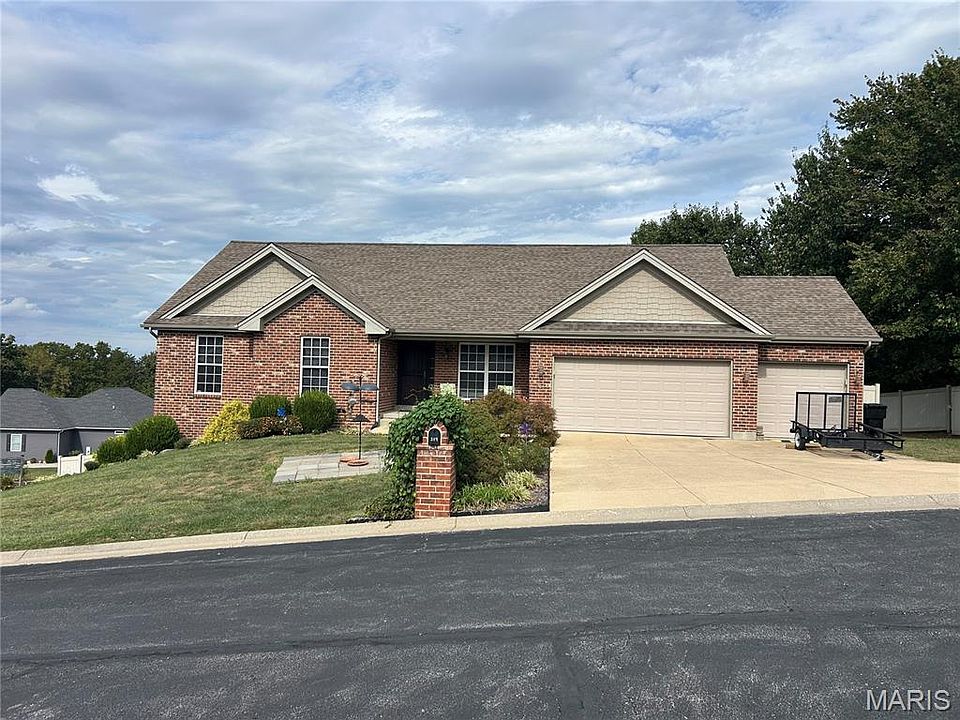 1st image of 384 Arvel Ln