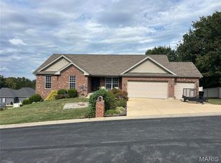 384 Arvel Ln, Washington, MO 63090