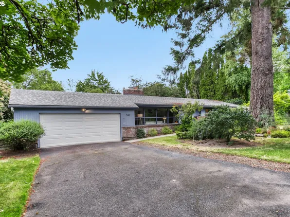 8015 SW Fairway Dr, Portland, OR 97225