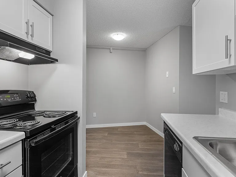 Hillcrest Place — Photo 35