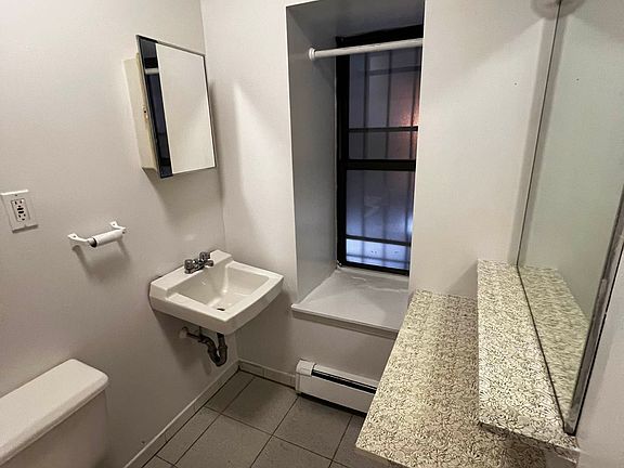 5th image of 205 W 102nd St #1F