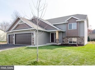 553 Kayla Ln, Hanover, MN 55341