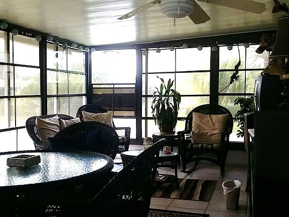 16' x 20' Florida Room w/ Tile Floors