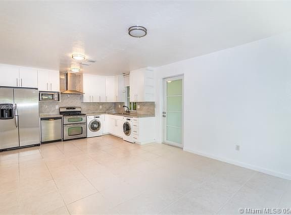 3rd image of 1125 Meridian Ave #1-1125