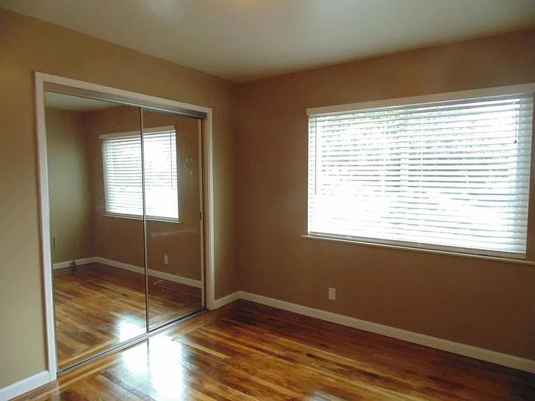 2310 Roosevelt Ave #1 — Photo 8