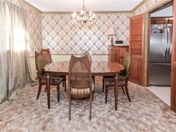 4th image of 2241 Babalos Ln