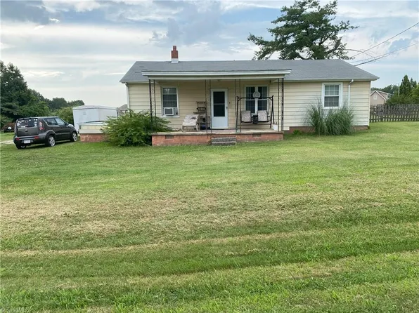 2739 Pleasant Ridge Rd, Summerfield, NC 27358