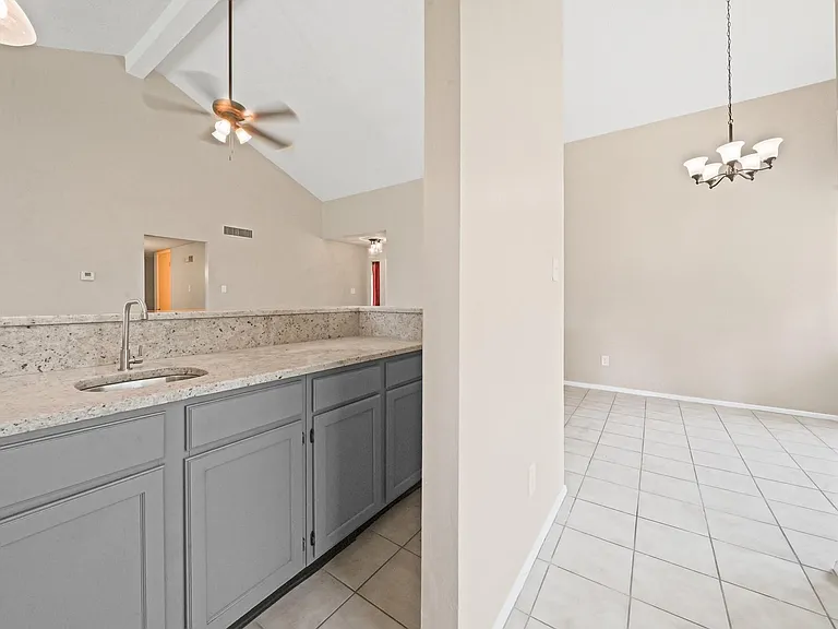 710 Old Colony Dr — Photo 7