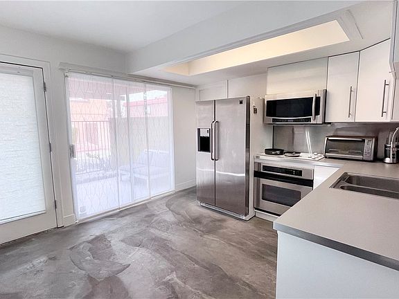 5th image of 241 Misty Isle Ln Unit B