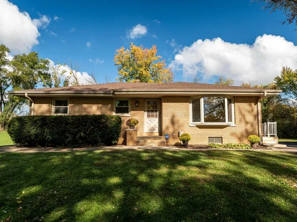 18450 West College AVENUE, New Berlin, WI 53146