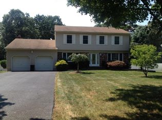 13 Saupe Dr, Manalapan, NJ 07726