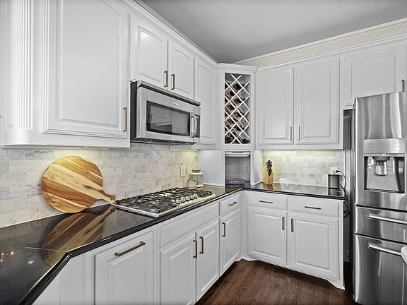 3rd image of 306 Timber Lake Dr