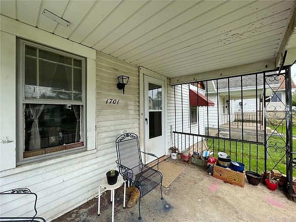 4th image of 1701 Gondert Ave