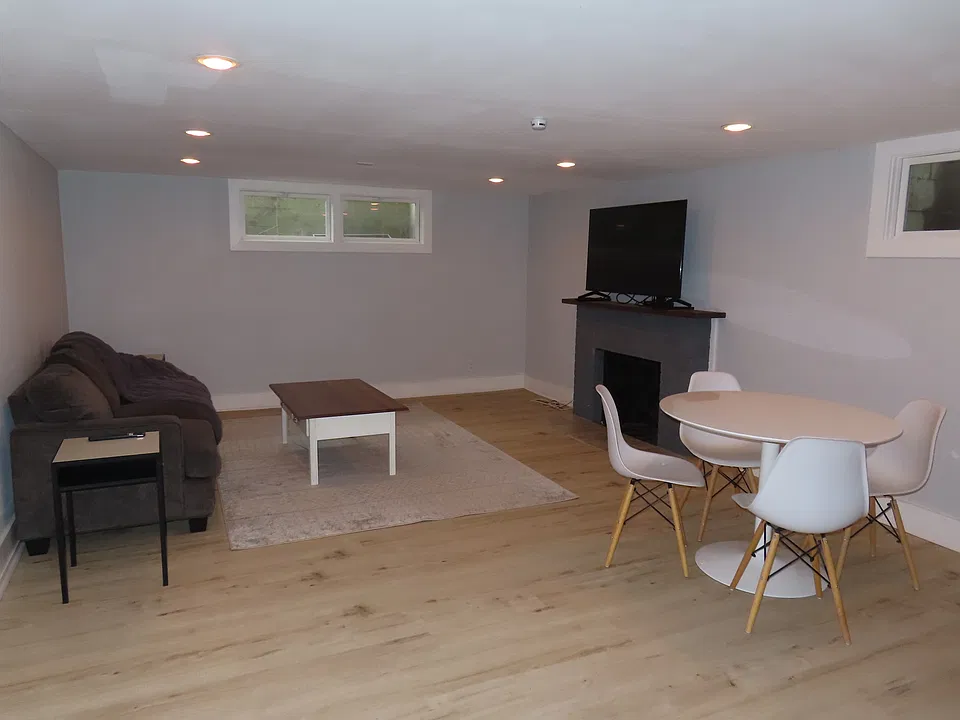 615 Ford Ave