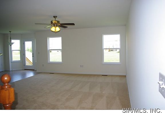 5th image of 858 Harbor Woods Dr
