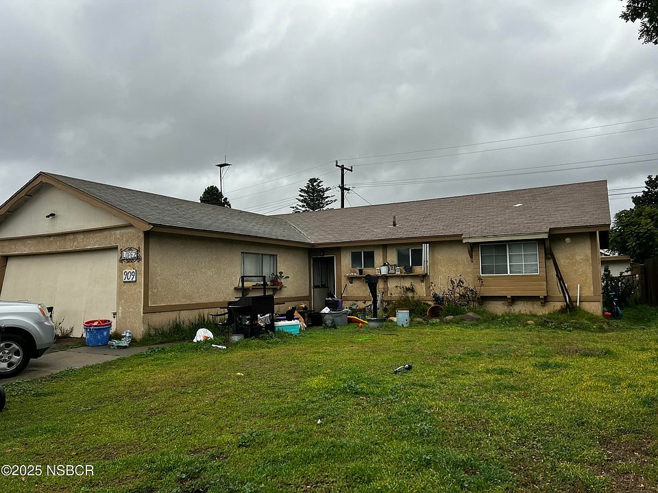 2nd image of 909 W Pershing St