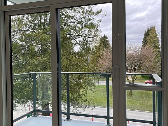 2nd image of 4240 Cambie St #310
