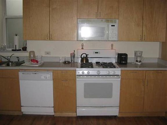 3rd image of 2300 N Milwaukee Ave #3