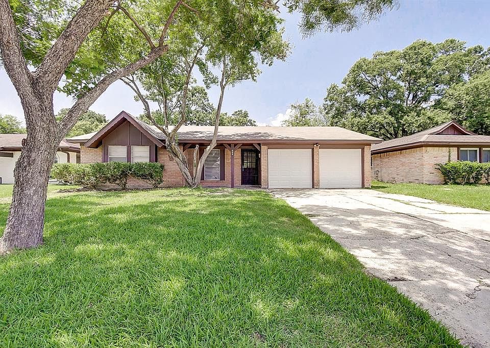 1st image of 823 Rockbrook Dr