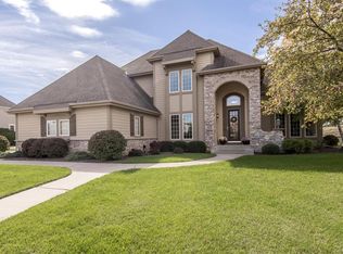 1831 River Lakes Rd S, Oconomowoc, WI 53066