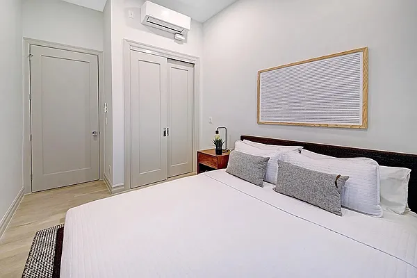 Rented by Bond New York | media 6