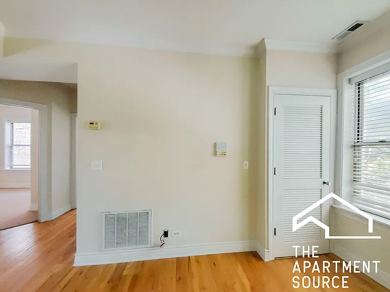 1210 W Waveland Ave #2 — Photo 5